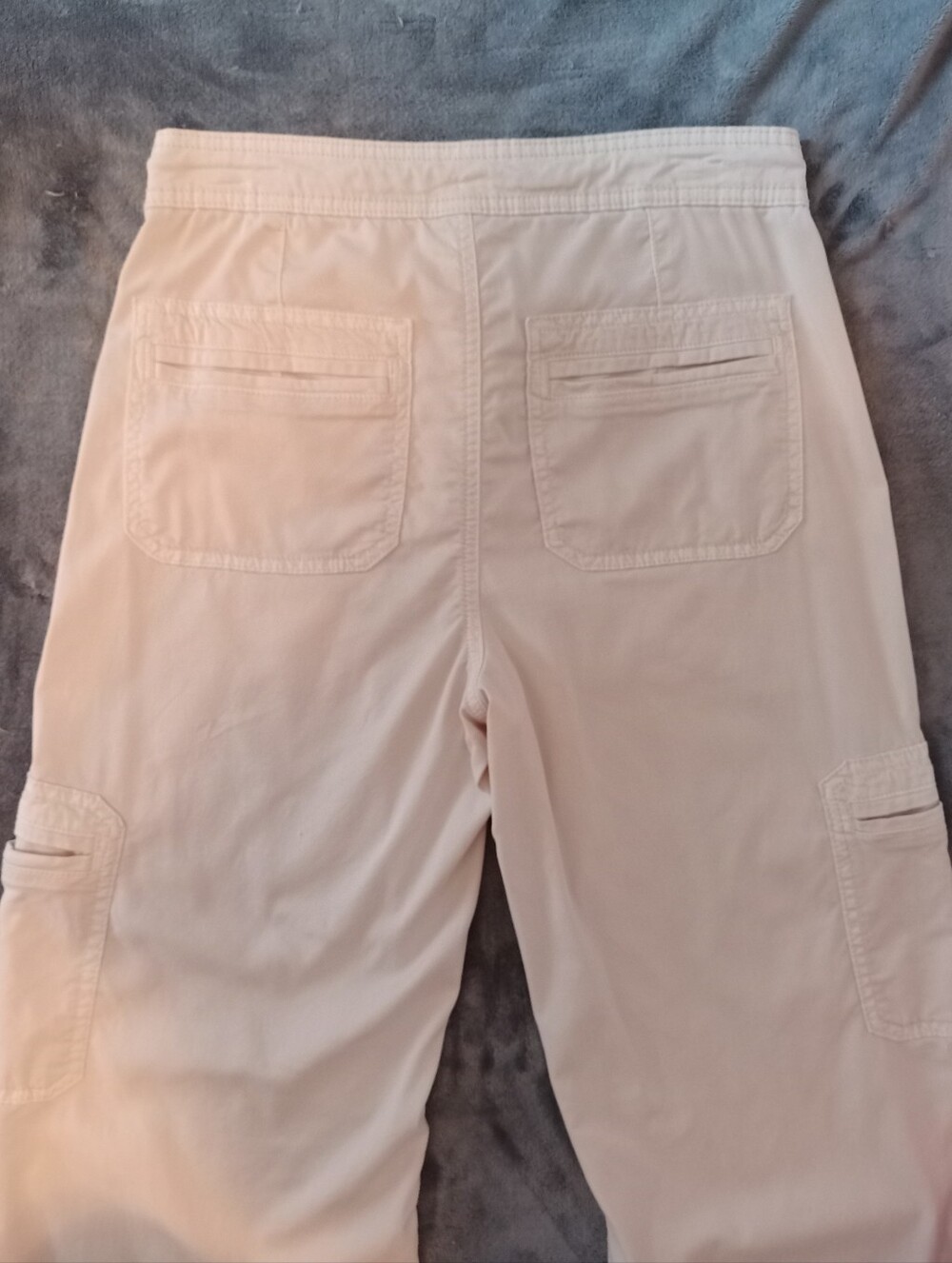 AE Cargo Pants -  Low/Mid Rise Baggy Cream Colored Pants Sz 27/4